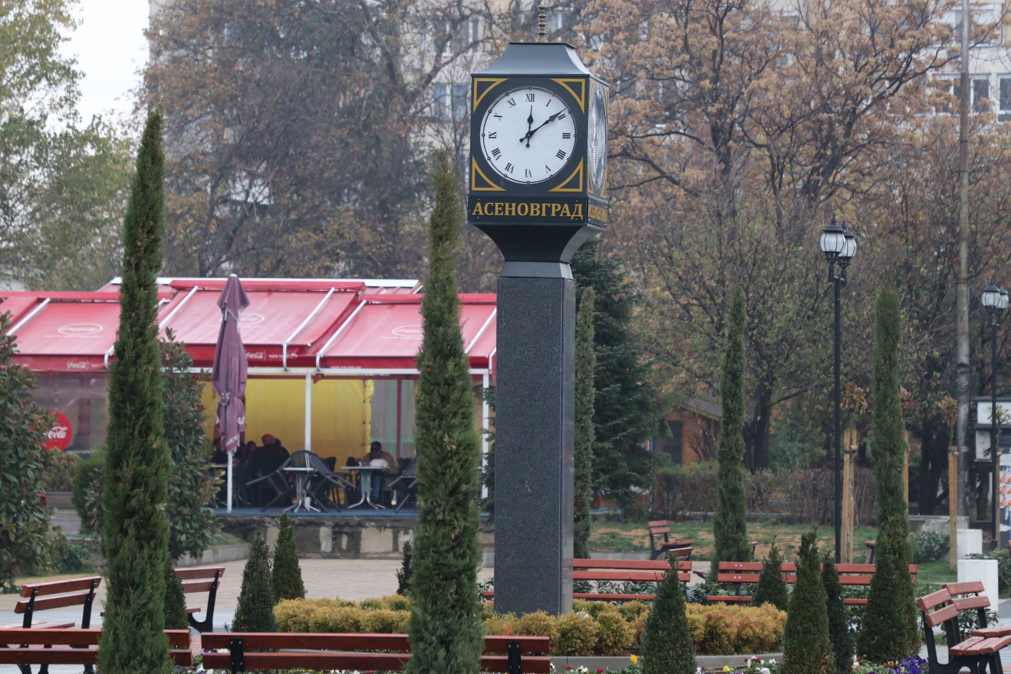 Емблематичният часовник в Асеновград